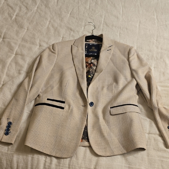 HOUSE OF CAVANI Cream Tailored Blazer with Notched Lapels - Picture 7 of 16